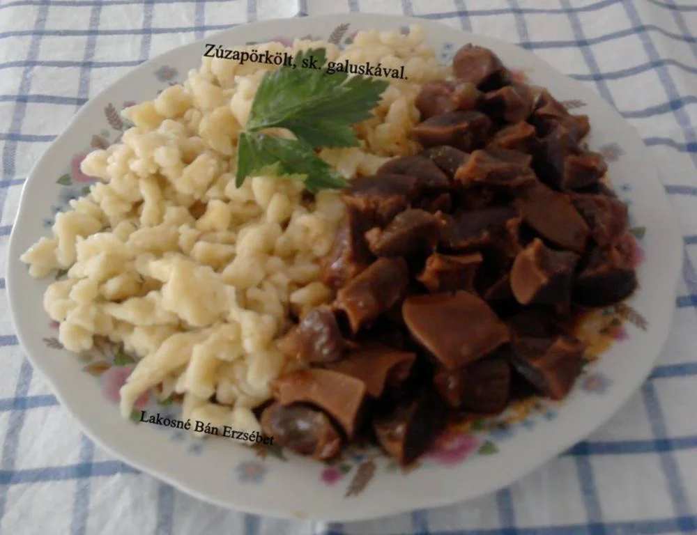 Zúzapörkölt galuskával
